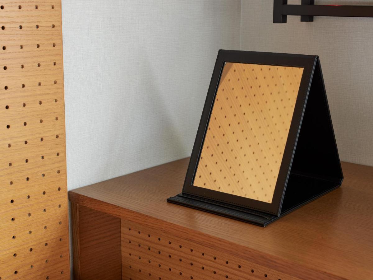 Lamp Light Books Hotel Fukuoka Fukuoka  Bagian luar foto